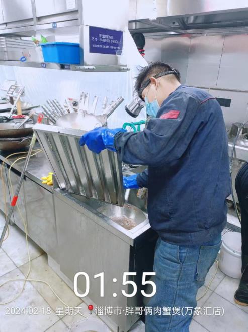 乐邦保洁-油烟管道清洗：胖哥俩（万象汇店）清洗完成